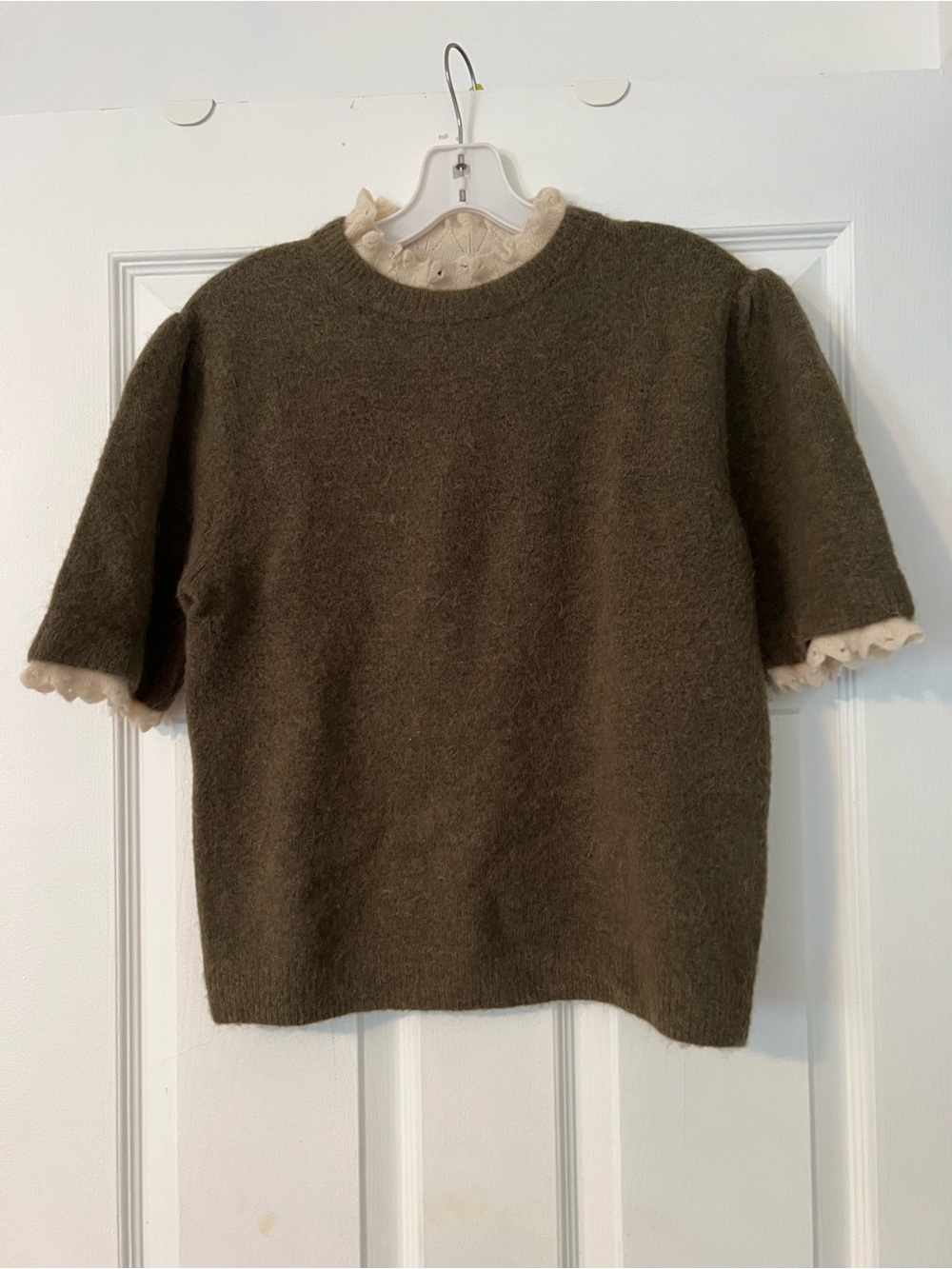 ZARA Olive Green Short Sleeve Knit Sweater with Contrast Ruffle Trim - Size L